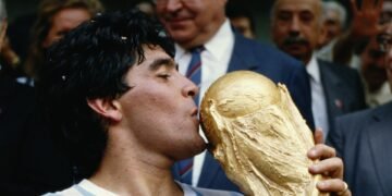 MARADONA REVOLUCIONÓ LA COSTANERA DE SAN NICOLÁS