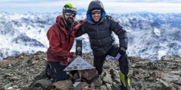 PRIMERA CUMBRE INVERNAL DE NICOLEÑOS A 5.968 METROS SNM