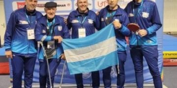 ARGENTINOS EN EL MUNDIAL DE TENIS DE MESA: GOLPE A GOLPE CONTRA EL PÁRKINSON